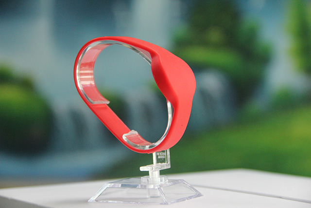 半生半熟ic硅膠腕帶布做ic硅膠腕帶加熱片的方法