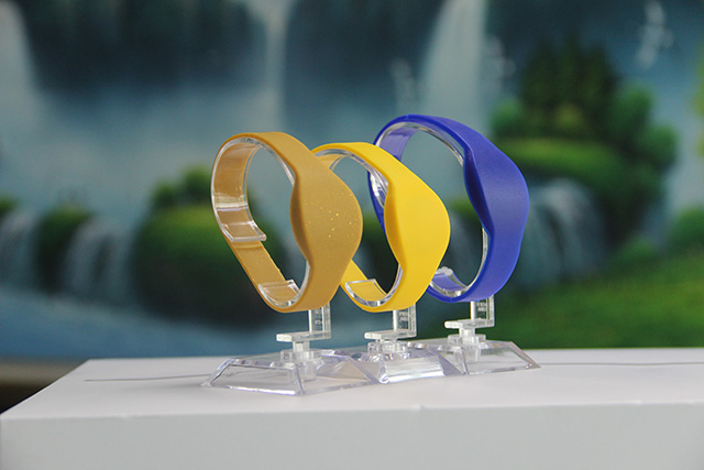 商場(chǎng)儲(chǔ)值卡－廠家直銷(xiāo)－專(zhuān)業(yè)生產(chǎn)各種商場(chǎng)儲(chǔ)值卡