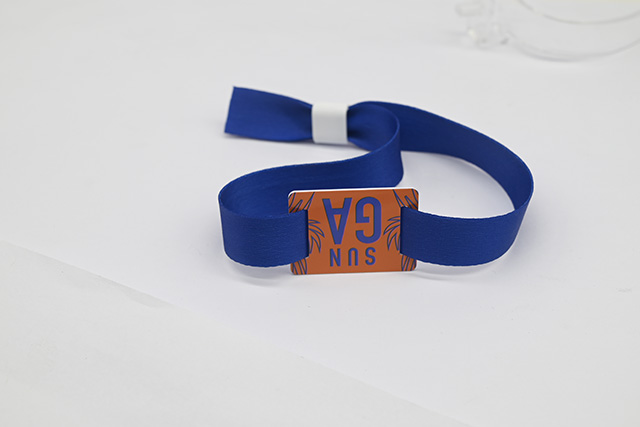 反腐又一劑“猛藥” 中央紀委要求紀檢監察系統6月20日前清退校園卡