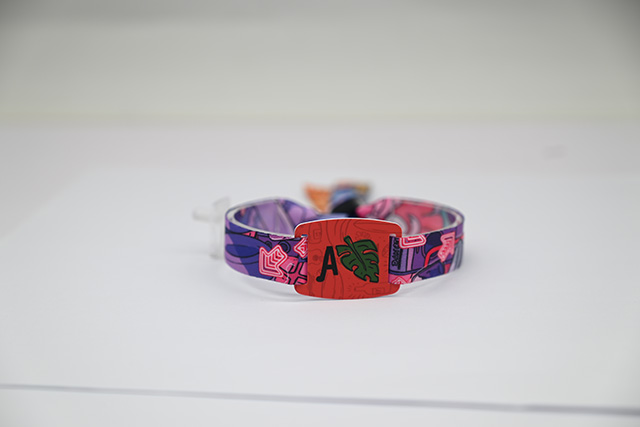 餐飲店會(huì)員儲(chǔ)值卡怎么設(shè)計(jì)，鑰匙扣卡背面文字怎么寫(xiě)？